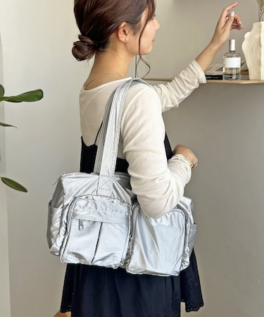 【8ポケットで収納力◎/230g】アウトポケット軽量ドラムバッグ