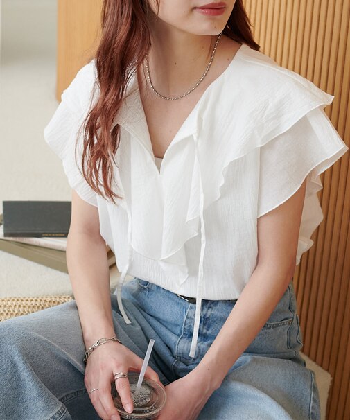 フリルブラウス