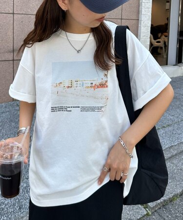【ユニセックス】サマービーチフォトグラフィックTシャツ