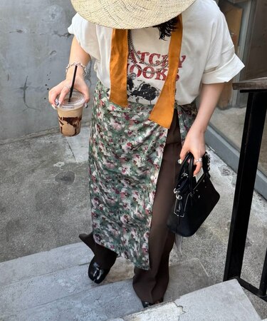 【WEB限定】花柄ビッグスカーフ