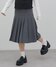 グレー