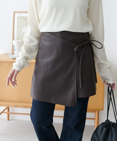 レザーラップスカート