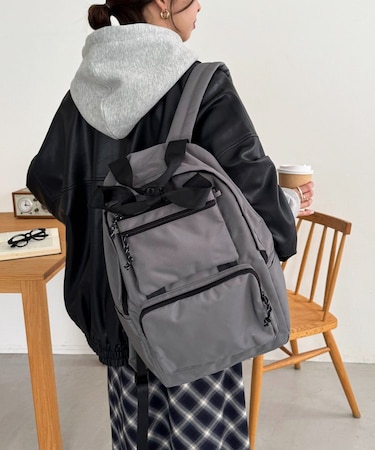 【ユニセックス/9ポケット/サコッシュ付き】ユーティリティバックパック