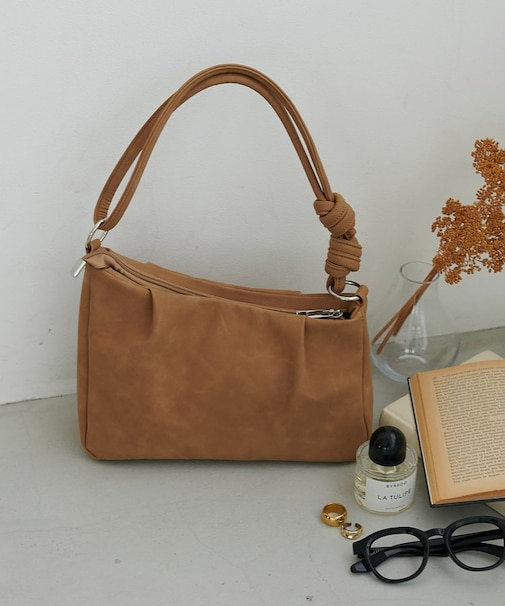 タック使い2WAYアシメショルダーバッグ