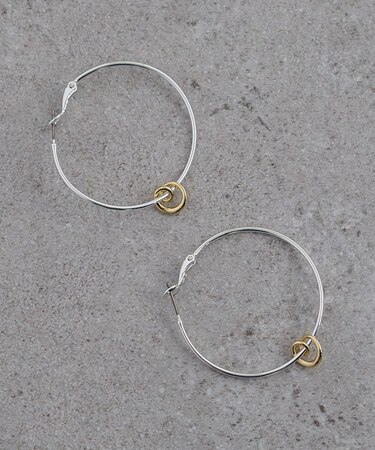 【GOLDY】カーリーチャームフープピアス