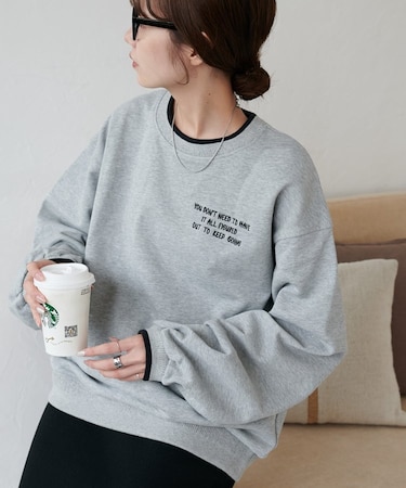 【ユニセックス】ラインリブワンポイント刺繍スウェット