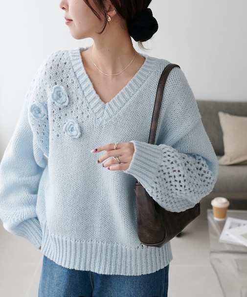 フラワーモチーフ付きプルオーバー