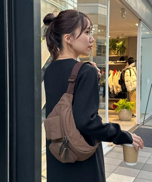 ユーティリティーパフィーボディバッグ