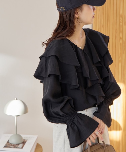 シアーフリルブラウス
