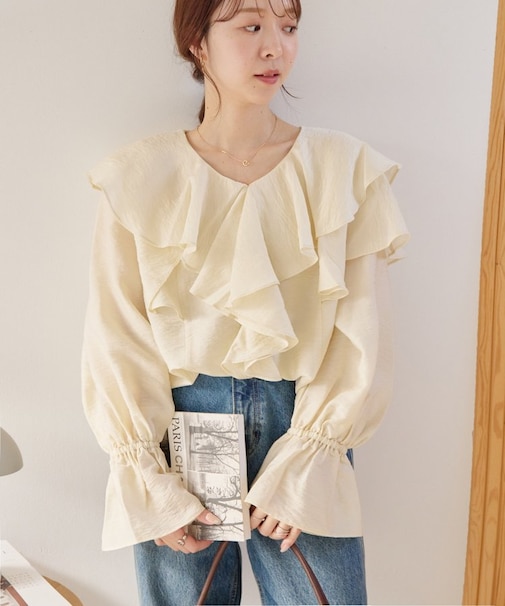 シアーフリルブラウス