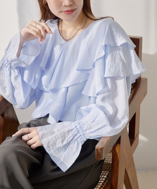 シアーフリルブラウス
