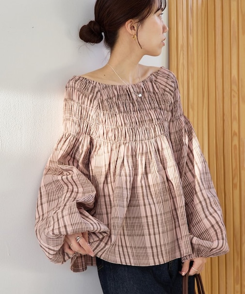 チェックシャーリングブラウス
