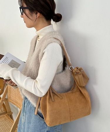 ネックチャーム付ホーボーバッグ