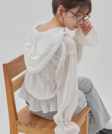 【SS先行予約/umm.】フード付き裾フリルシャツ