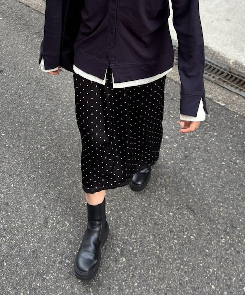 【umm.】ドット柄サテンナロースカート