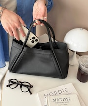 軽量シュリンクショルダーバッグ