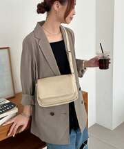 【4ポケットで収納力◎】ヴィンテージ調カメラショルダーバッグ