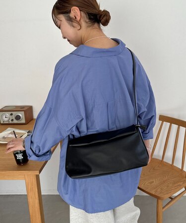 くったりロールフラップショルダーバッグ