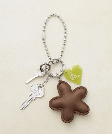 【GOLDY】レザー調フラワーキーチャーム