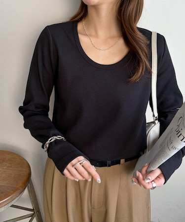 リブUネックロングスリーブ