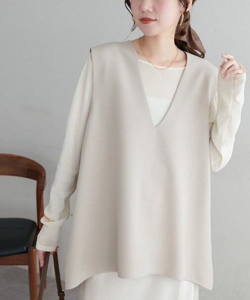 【Noka】裾ラウンド深Vベスト