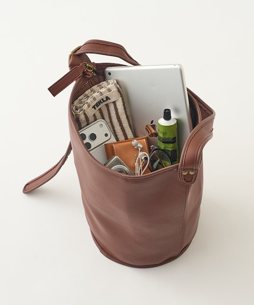 【Enlude】フェイクレザーダッフルショルダーバッグ