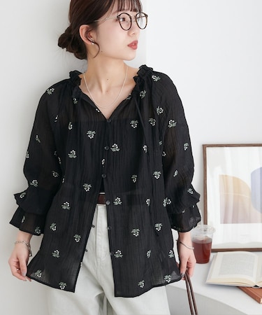 花柄刺繍衿フリルシャツ