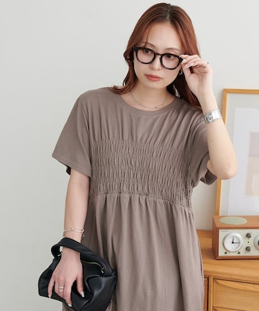 ポケット付きシャーリングカット半袖ワンピース