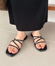 クロスラインストラップサンダル