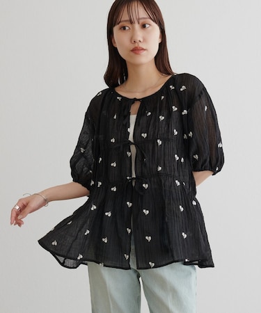 花柄刺繍ブラウス