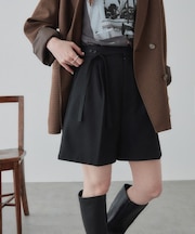 細ベルトショートパンツ