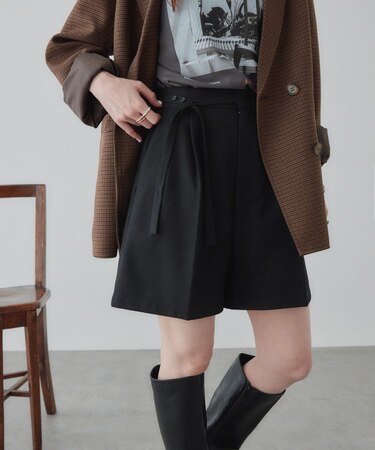 細ベルトショートパンツ