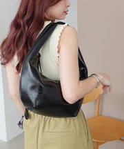【600mlペットボトル収納◎】円形オイル調バッグ