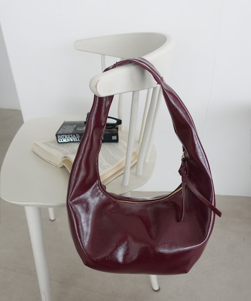 【600mlペットボトル収納◎】円形オイル調バッグ