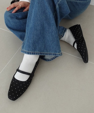 【見た目も歩きやすさも◎】ドットビジューシューズ