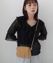 【必需品がしっかり入る◎】メッシュ編みシュリンクショルダーバッグ