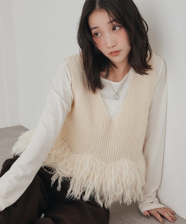 裾フリンジニットベスト