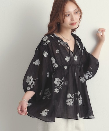 起毛大花柄刺繍ブラウス