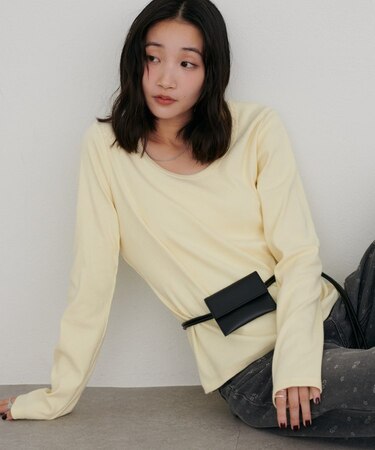 リブUネックロングスリーブ