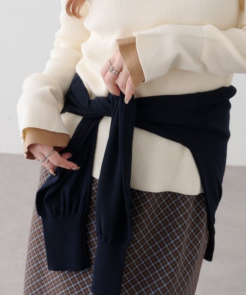 袖口レイヤード風クルーネックニット