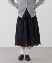 刺繍レースミドルスカート