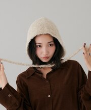 ブークレ紐付きビーニー