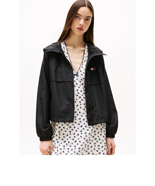 エッセンシャルウィンドブレーカー