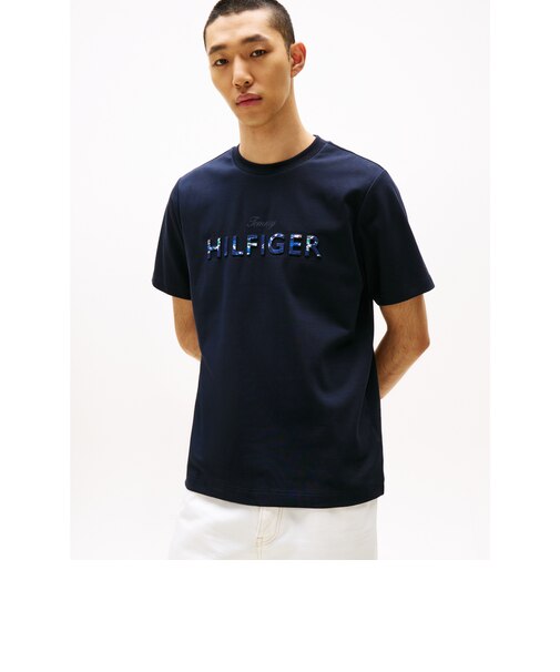 ヒルフィガーエンボスロゴTシャツ