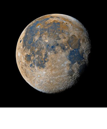 91% WANING GIBBOUS MOON  ARTSHOT 