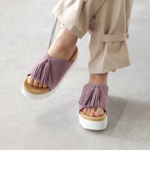MINNETONKA ミネトンカ】 タッセルボリュームサンダル 23M06