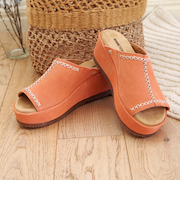 【MINNETONKA ミネトンカ】 スエード厚底サンダル PAISLEE