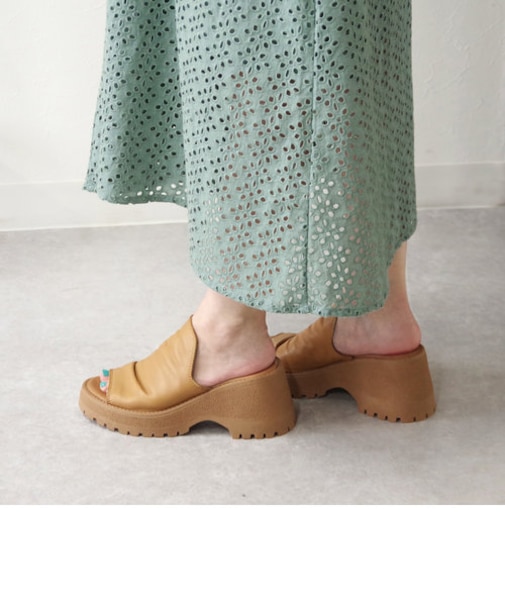 【BUENO SHOES ブエノシューズ】 厚底サンダル 【Y1206】