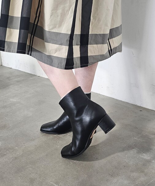 ノイエ ディフュージョン neue diffusion 【撥水対応】センターシームショートブーツ/ND23636