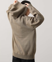 ２＿ポイント刺しゅうフーディ